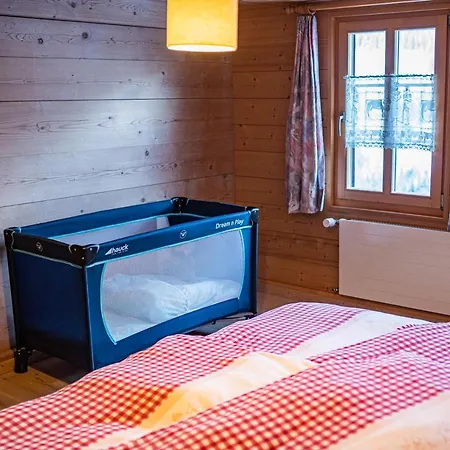 Chalet Roesi - Ferienwohnung Mit Hot Pot & Bergsicht