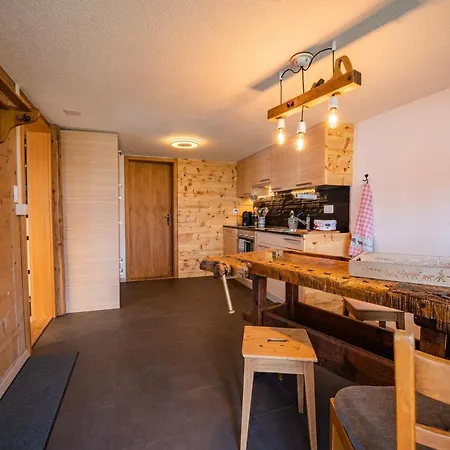 Chalet Roesi - Ferienwohnung Mit Hot Pot & Bergsicht Appartamento Adelboden