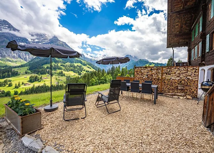 Chalet Roesi - Ferienwohnung Mit Hot Pot & Bergsicht Apartmán