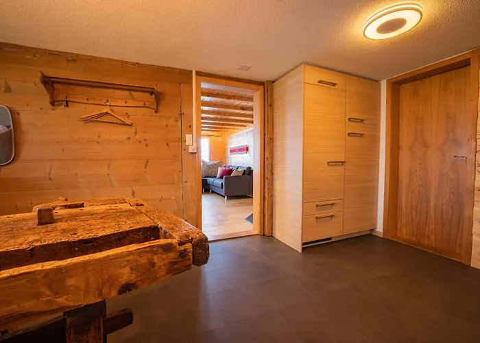 Chalet Roesi - Ferienwohnung Mit Hot Pot & Bergsicht *