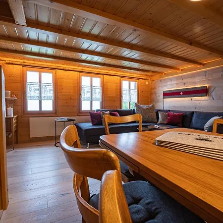 Chalet Roesi - Ferienwohnung Mit Hot Pot & Bergsicht Appartement *