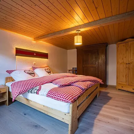 Appartement Chalet Roesi - Ferienwohnung Mit Hot Pot & Bergsicht