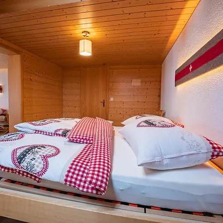 Chalet Roesi - Ferienwohnung Mit Hot Pot & Bergsicht *