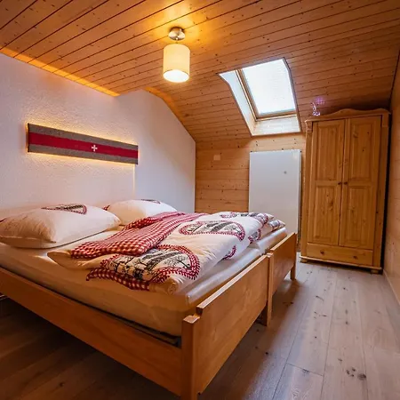 Chalet Roesi - Ferienwohnung Mit Hot Pot & Bergsicht Adelboden