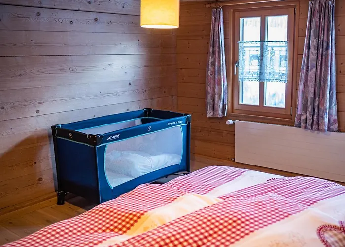 Chalet Roesi - Ferienwohnung Mit Hot Pot & Bergsicht