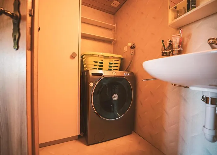 Chalet Roesi - Ferienwohnung Mit Hot Pot & Bergsicht Adelboden