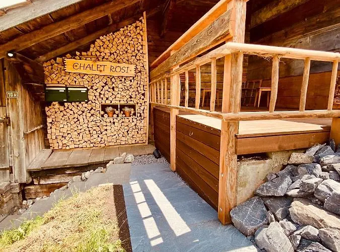 Chalet Roesi - Ferienwohnung Mit Hot Pot & Bergsicht *