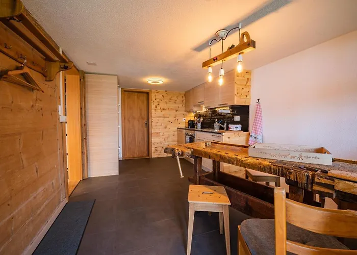 Chalet Roesi - Ferienwohnung Mit Hot Pot & Bergsicht Appartement Adelboden